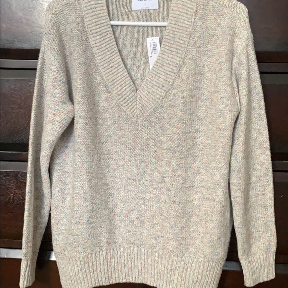 $5 items to be removed June 2026 - V neck sweater